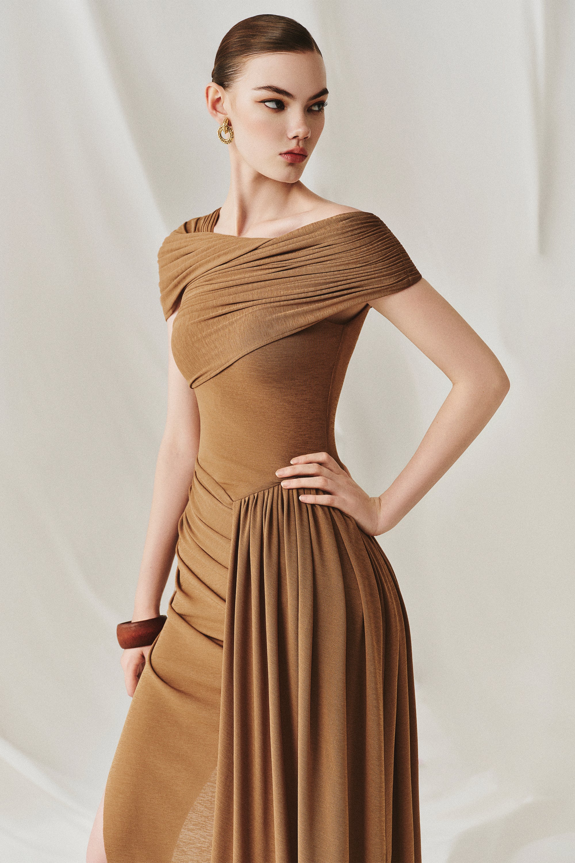 CARMIA Off-Shoulder Dress - Image 5