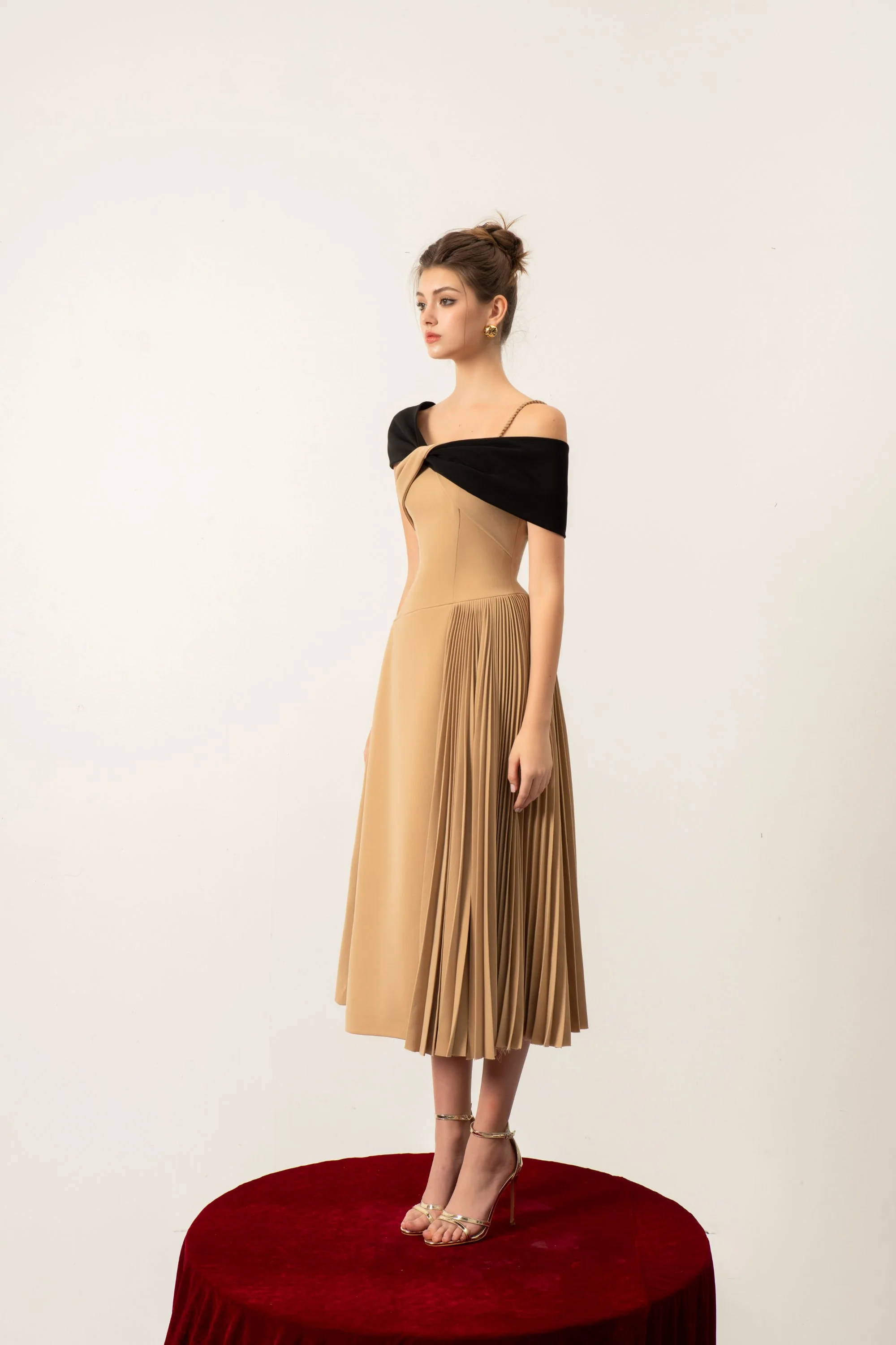 Janine Two-tone Midi Dress - Image 5